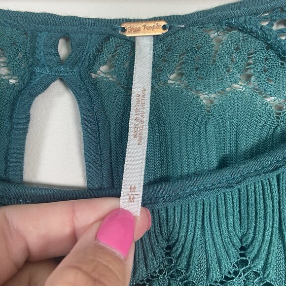 Free People Fire Island Blouse Crochet Top 3/4 Sleeve Knit Green size M Boho - Picture 4 of 12